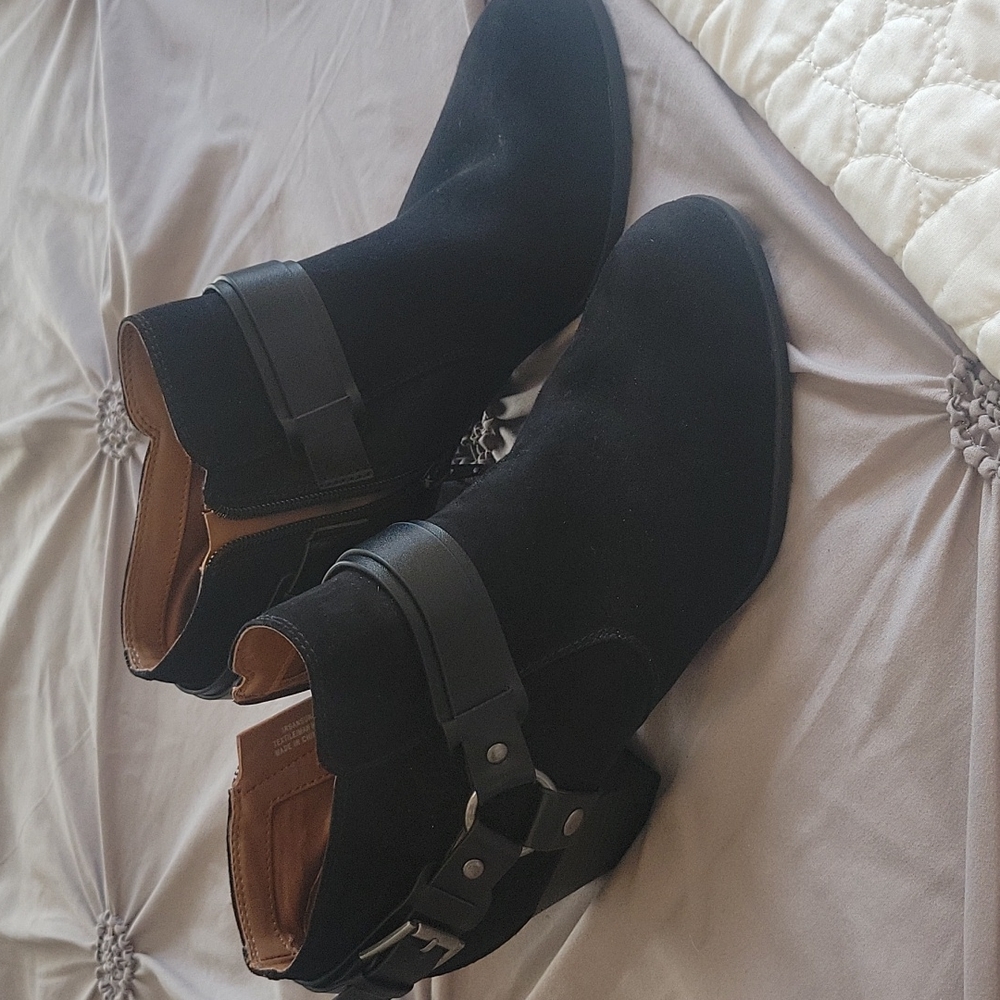 Booty Shoe - Picture 2 of 7